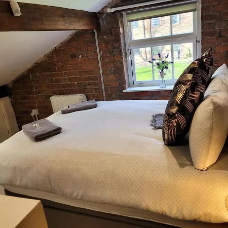 Carlisle Central, Cute Appt, The Cupboard * Carlisle (Cumbria)