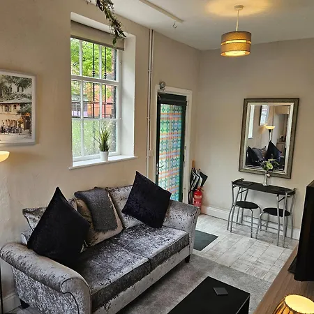 Central, Cute Appt, The Cupboard Tatil Evi *