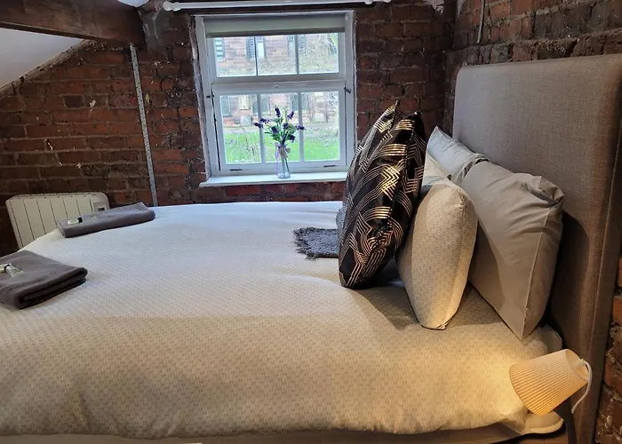 Central, Cute Appt, The Cupboard *