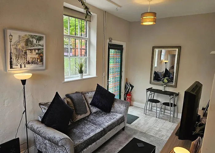 Central, Cute Appt, The Cupboard Holiday home *